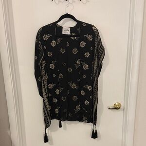 Sadie & Sage Black and Cream Floral Wrap